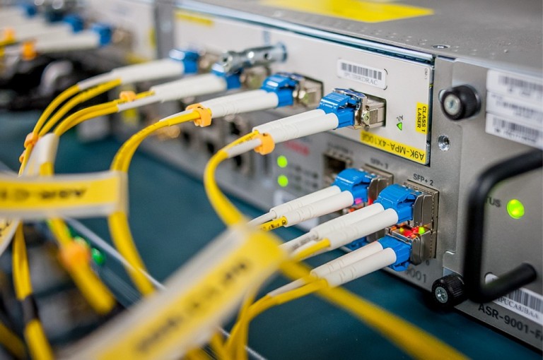 Connectivité avec les Solutions de Fibre Optique, prestataire et installateur