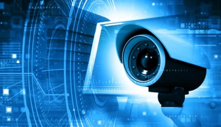 Interface de supervision d'un système de vidéosurveillance IP montrant plusieurs caméras en direct pour la sécurité d'un entrepôt.